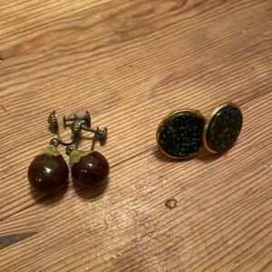 1920-1940 screw back earrings